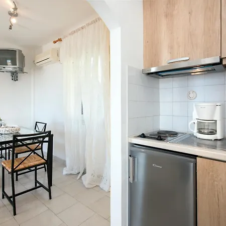 2 Glyfada (Corfu)